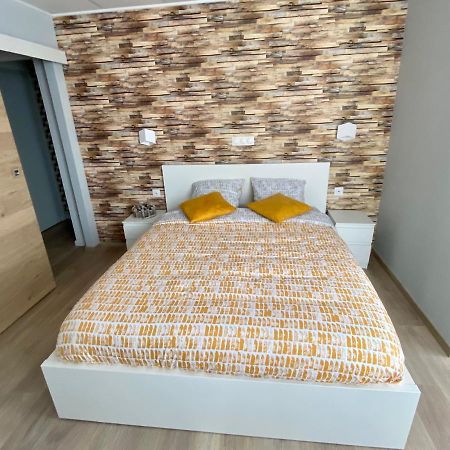 Logements Equipes A Onnaing Avec Espace Balneo En Option Proche Toyota, Autoroute Et Valenciennes Экстерьер фото